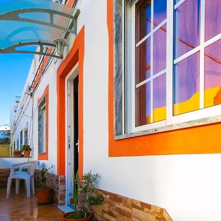 B24 - Hideaway Gem * Lagos